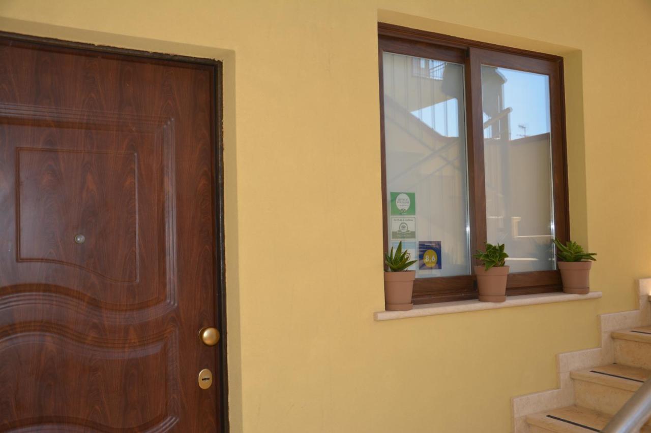 Bed and Breakfast A Due Passi Dal Mare Capo dʼOrlando Exterior foto